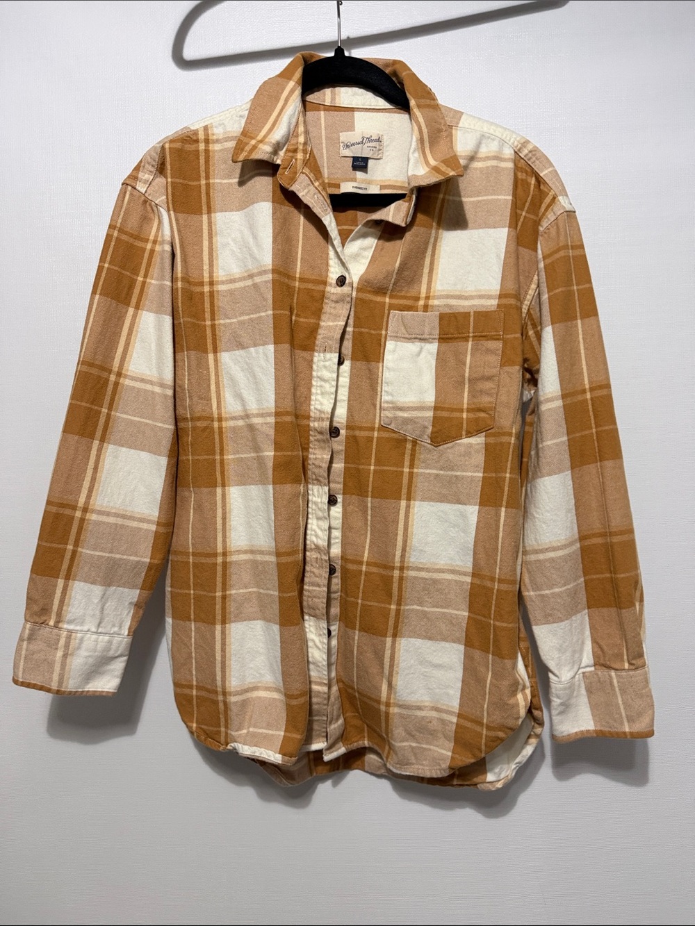 Universal Thread Plaid Button-Up Shirt in Tan & Cream